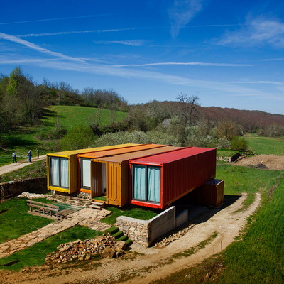 Vibrant 4x40ft shipping container home
