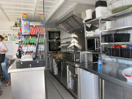 Sinas-Shipping-Container-Beach-Bar-5