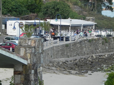 Sinas-Shipping-Container-Beach-Bar-6
