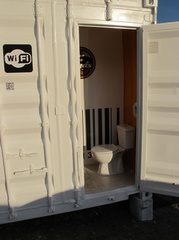 Sinas-Shipping-Container-Beach-Bar-9