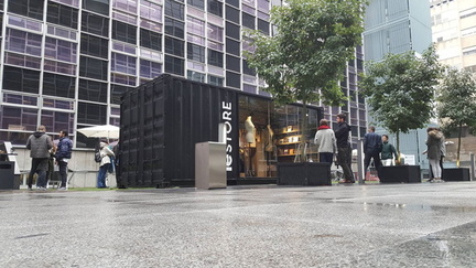 shipping-container-clothing-store-3