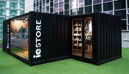 shipping-container-clothing-store-4
