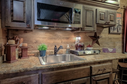 lone-star-shipping-container-home-5