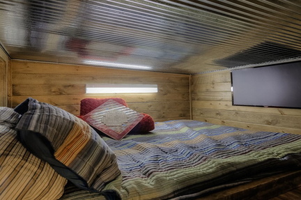 lone-star-shipping-container-home-12